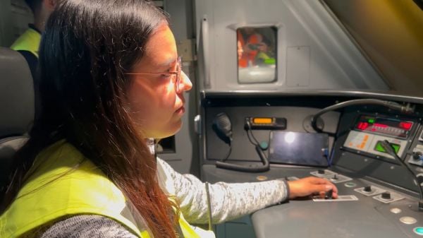 Certifican a nuevas maquinistas de EFE