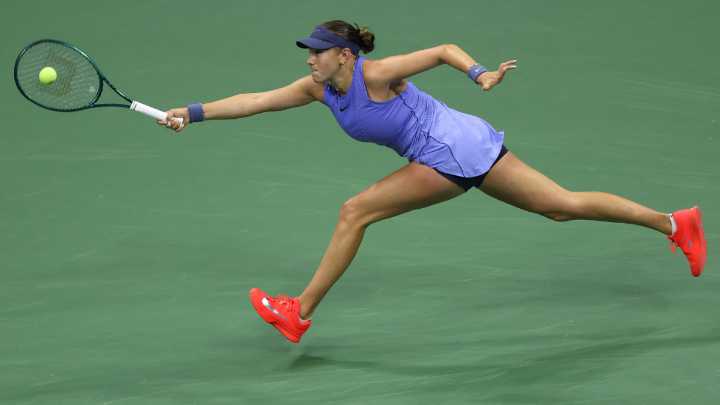 No. 8 seed Amanda Anisimova defeats No. 23 seed Naomi Osaka in grueling three