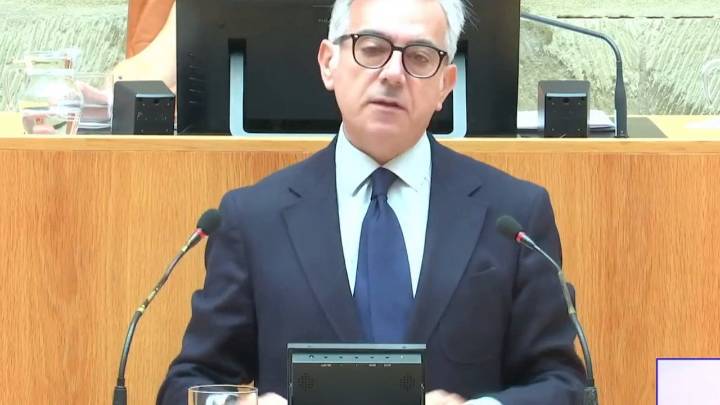 Un diputado de Vox en La Rioja pierde los papeles y llama "tonta" a la portavoz de IU: "¡Cállese, progre, no moleste!"