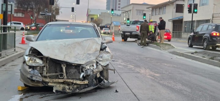 Accidente en Costanera con Independencia deja cuantiosos daños y caos vehicular