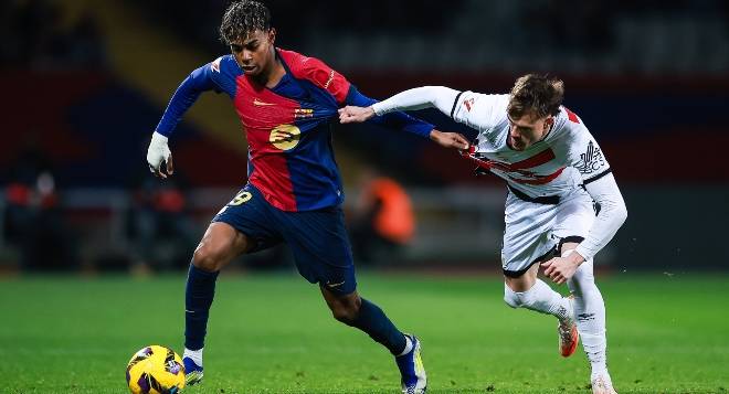 Barcelona tropieza ante Rayo Vallecano y pierde terreno en la Liga Española 2025