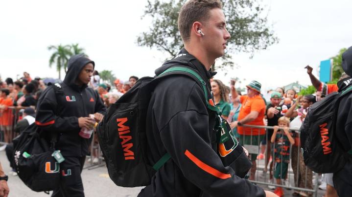 Beck breaks Miami record for consecutive completions, No. 5 Canes ease past Bethune