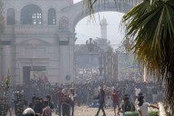 Esposa de ex primer ministro de Nepal muere tras ser quemada por manifestantes
