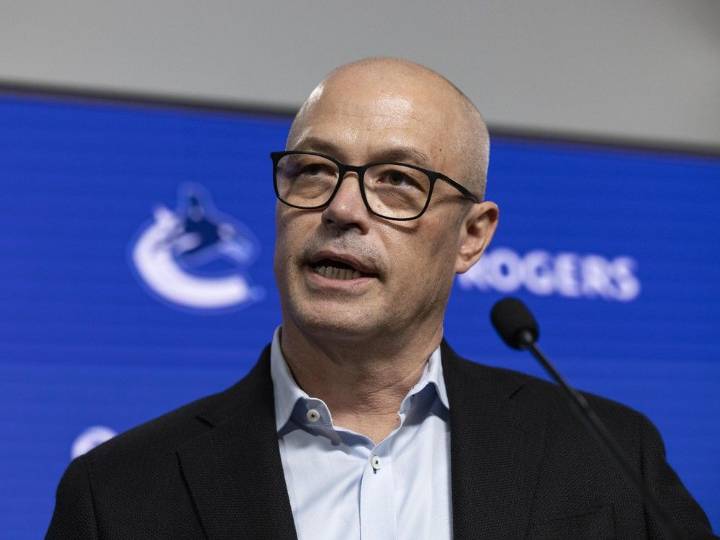 Canucks: This season management is in the hot seat