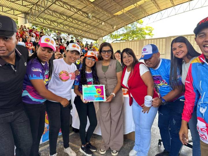 Entregan créditos a más de 400 jóvenes emprendedores del municipio Piar