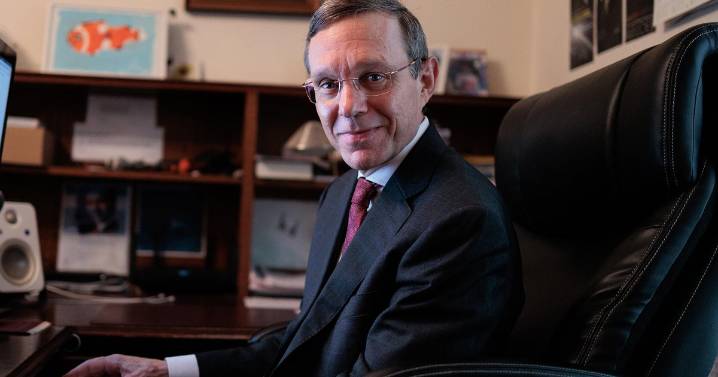 Harvard professor believes interstellar objects might be proof we are not alone, "I want to figure it out"