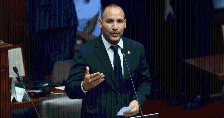 Congreso: Alejandro Muñante busca criminalizar a mujeres que denuncian casos de violencia