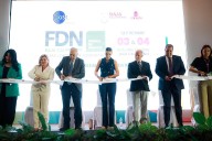Inaugura gobernadora Fábrica de Negocio: encuentro entre empresas locales y nacionales