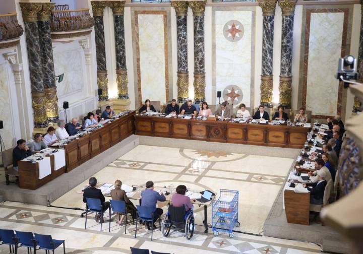 El Pleno de Donostia ratifica la subida del 2% de impuestos y tasas para 2026