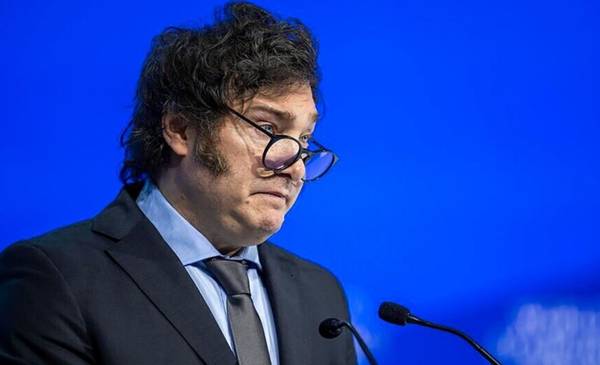 Volvió el cepo y se llenó de memes contra Milei
