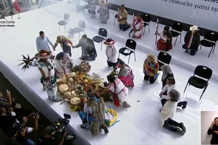 Reciben nuevos ministros de la Corte el bastón de mando