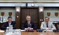 In the news today: Ottawa working on public registry of AI use