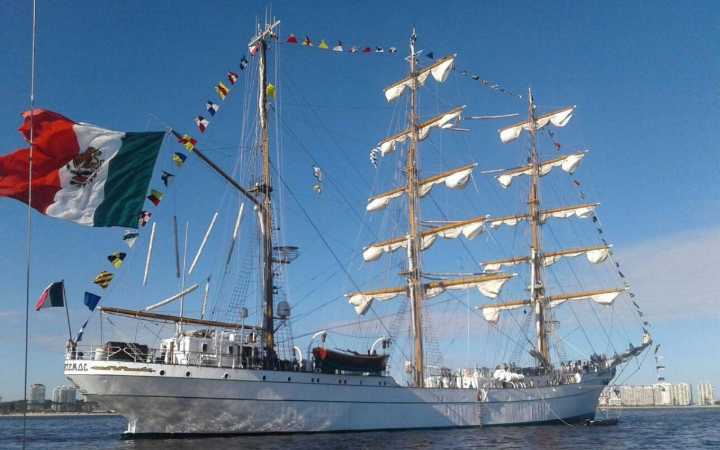 Buque escuela Cuauhtémoc reanuda operaciones tras chocar con puente de Brooklyn