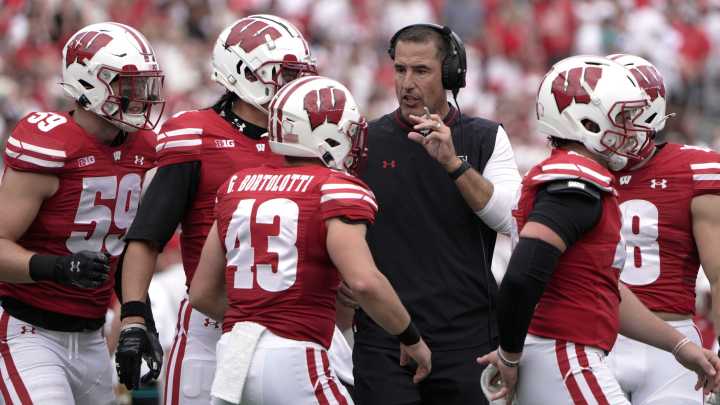 UW football mailbag: What does McIntosh see in Fickell, has UW slipped to pre