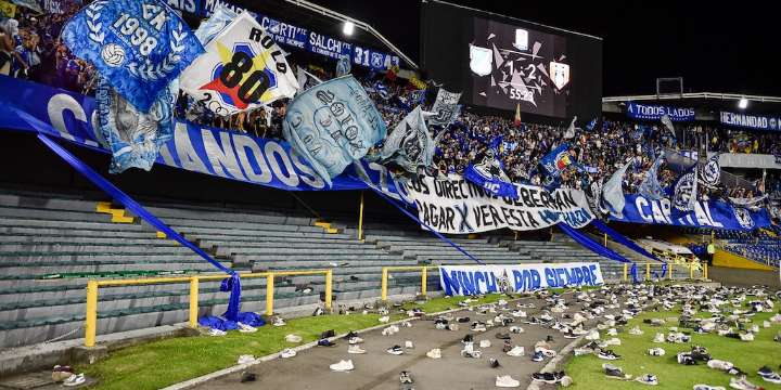 Millonarios deberá cerrar la tribuna norte para el clásico contra Santa Fe por culpa de los zapatos lanzados por sus hinchas