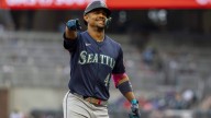 Rodríguez hits two homers to help Mariners down Braves 10