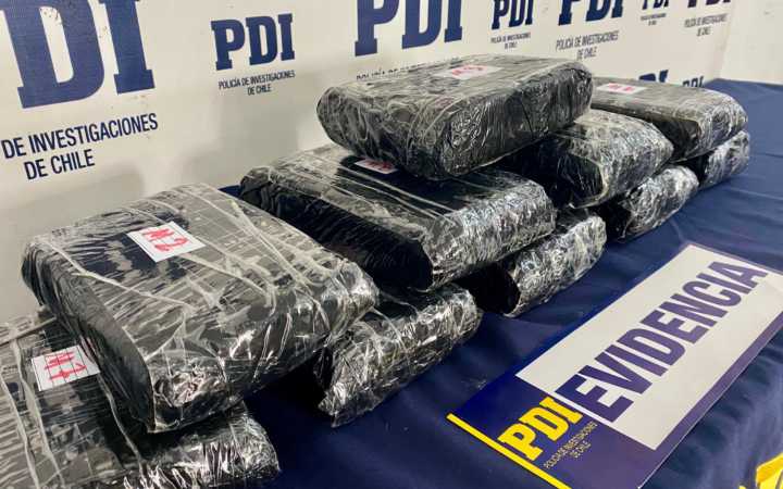 Chile: Detienen a cinco peruanos, entre ellos dos agentes de la PNP, por ingresar 11,6 kilos de ketamina