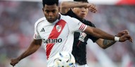 Kevin Castaño y Miguel Borja silbados por la hinchada de River en el Monumental tras la eliminación de la Copa Libertadores