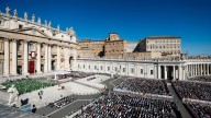 El Papa alerta que el beneficio pisotea la caridad