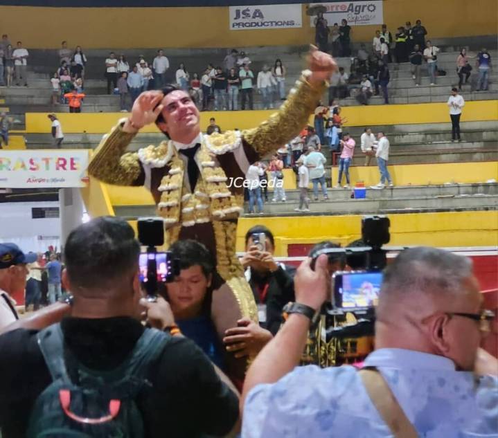​Jesús Enrique Colombo abre la puerta grande en Tovar