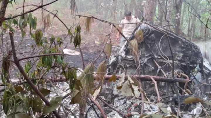 Autoridades de Jalisco Confirman Localización de Helicóptero Desplomado de la CFE; Hay 2 Muertos