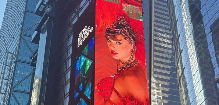 'Taylor Swift: Life of a Showgirl' $15M Box Office Presales, $30M+ Bow