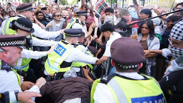 Police condemn 'intolerable abuse' at Palestine Action protest 