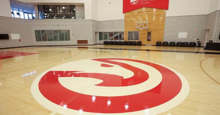 Hawks sign two to training camp deals