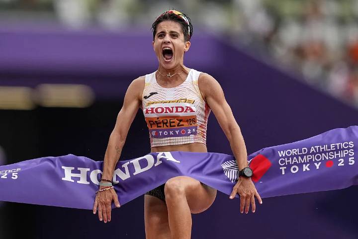 España es un país de marchadores: María Pérez se cuelga otro oro para completar su doblete y Paul McGrath es de bronce