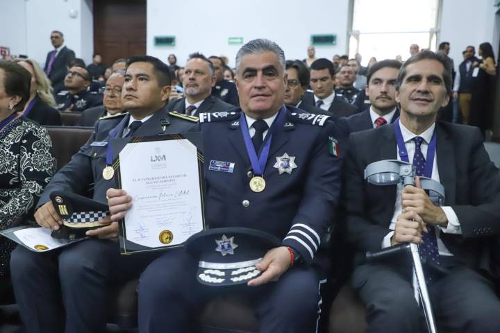 Reconoce el Congreso del Estado labor de la Policía Estatal con la Medalla «Benito Juárez García»