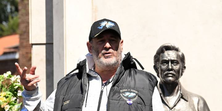 Con fuertes críticas a CFK, Milei y a los “traidores” del PJ, Santiago Cúneo encabezó un homenaje a Rucci