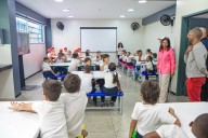 Vicepresidenta entrega escuela rehabilitada a niños y niñas en Miranda
