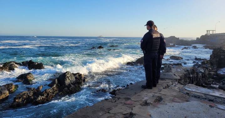 Continúa búsqueda de adolescente perdido en playa de Valparaíso: se suma un buque OPB y sobrevuelo de helicóptero