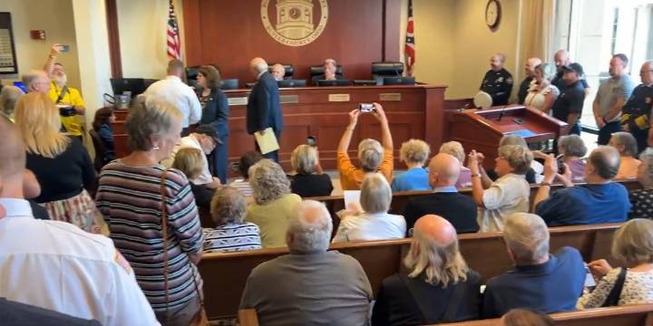 Commissioners vote in favor of continuing Butler County EMA operations