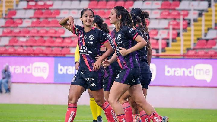 ¡Milagro! Puebla Femenil consigue primera victoria del Apertura 2025