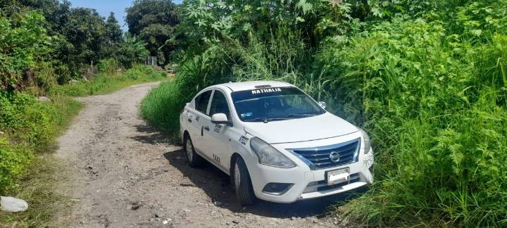TAXI LOCALIZADO EN UNA BRECHA EN EL POBLADO DEL AHUACATE