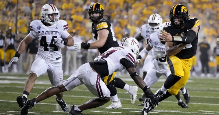 Kirk Ferentz becomes Big Ten's all-time winningest coach as Iowa defeats Massachusetts, 47