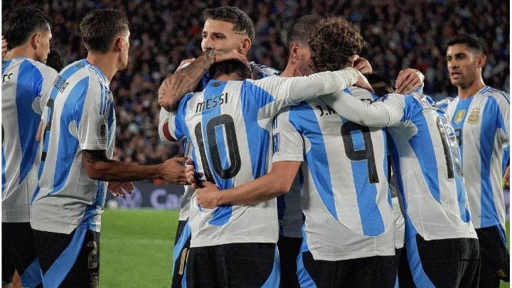 Messi brilló en una noche mágica, Argentina goleó a Venezuela y agiganta su historia