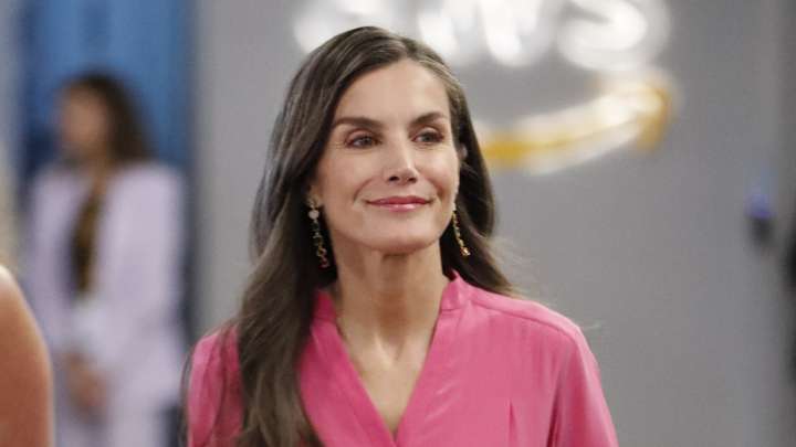 Amor, crisis y mucho humor: esta es una de las series favoritas de la Reina Letizia y la Familia Real