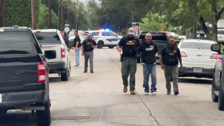 Jefferson County deputies arrest man on felony warrant after he holds deputies at bay for 2 hours