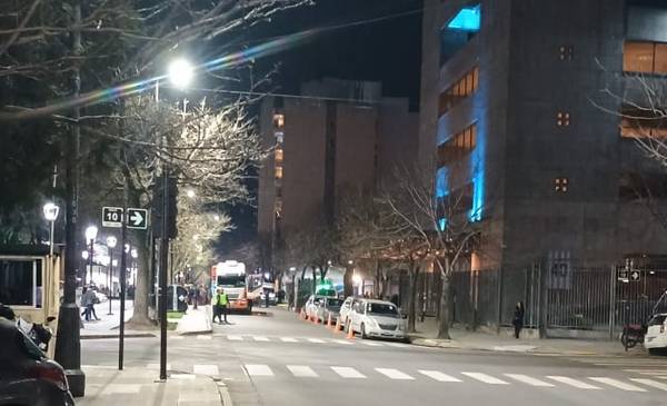 Vallado y desvíos en un sector del centro de La Plata en la previa de las elecciones del domingo