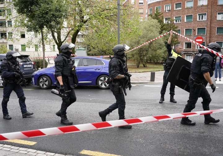 La Ertzaintza detiene a varios jóvenes por el crimen de Bilbao