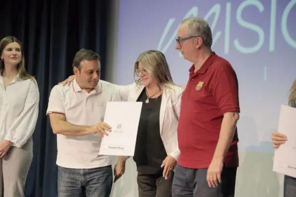 Se entregaron recursos a los 79 municipios de Misiones
