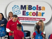 Arranca Bonilla entrega de mochilas y útiles escolares
