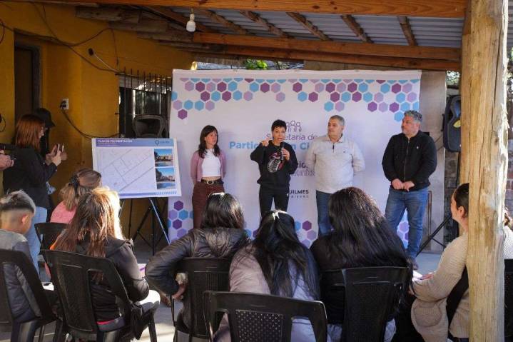Mayra Mendoza anunció nuevos pavimentos en Villa La Florida con inversión 100% municipal
