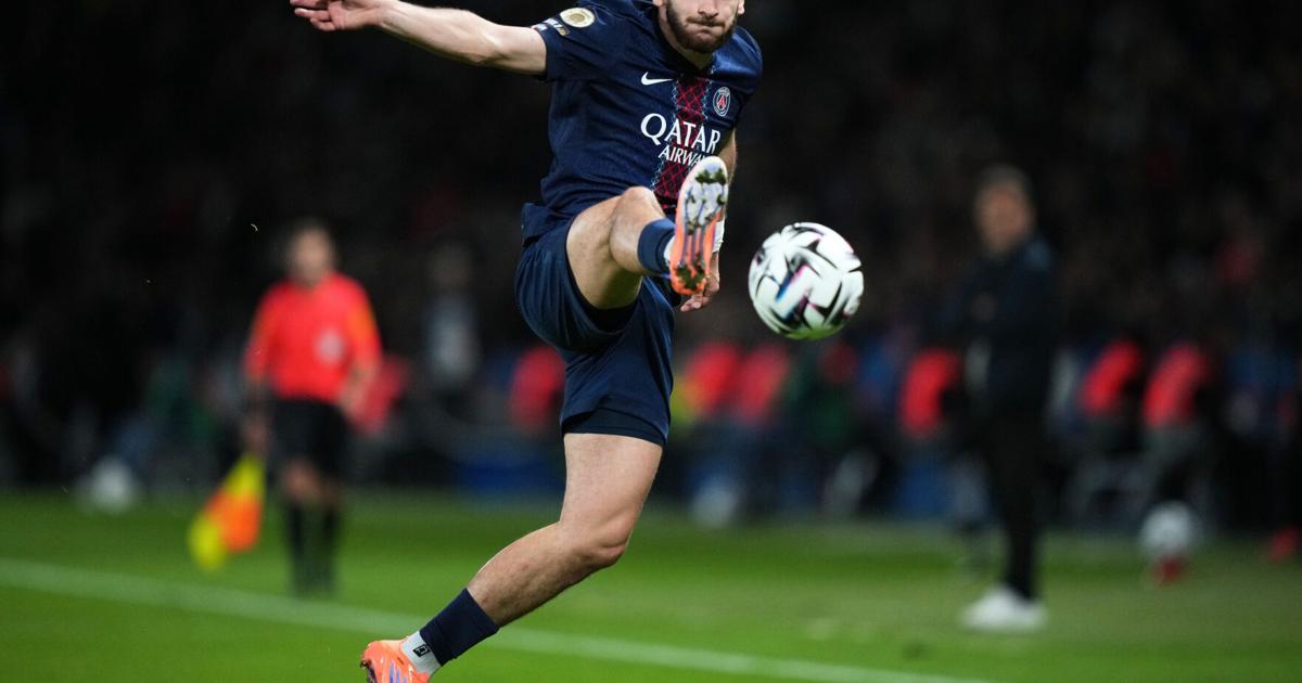 PSG's Kvaratskhelia to miss Champions League game against Barcelona but Neves back