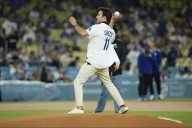 Checo Pérez lanza la primera bola en el Dodger Stadium y habla de su llegada a Cadillac F1