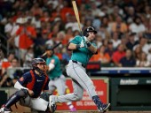 Mariners' Cal Raleigh hits MLB-leading 58th home run