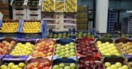 La ilusión óptica que usan los supermercados para que los clientes compren frutas