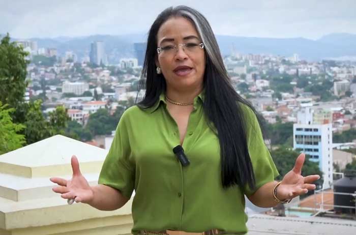 Gabriela Castellanos: “Dos siglos de independencia y seguimos en la misma hacienda”